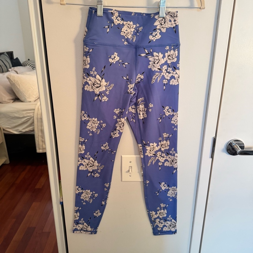 BEYOND YOGA Floral Blue High Rise Leggings - Picture 4 of 7